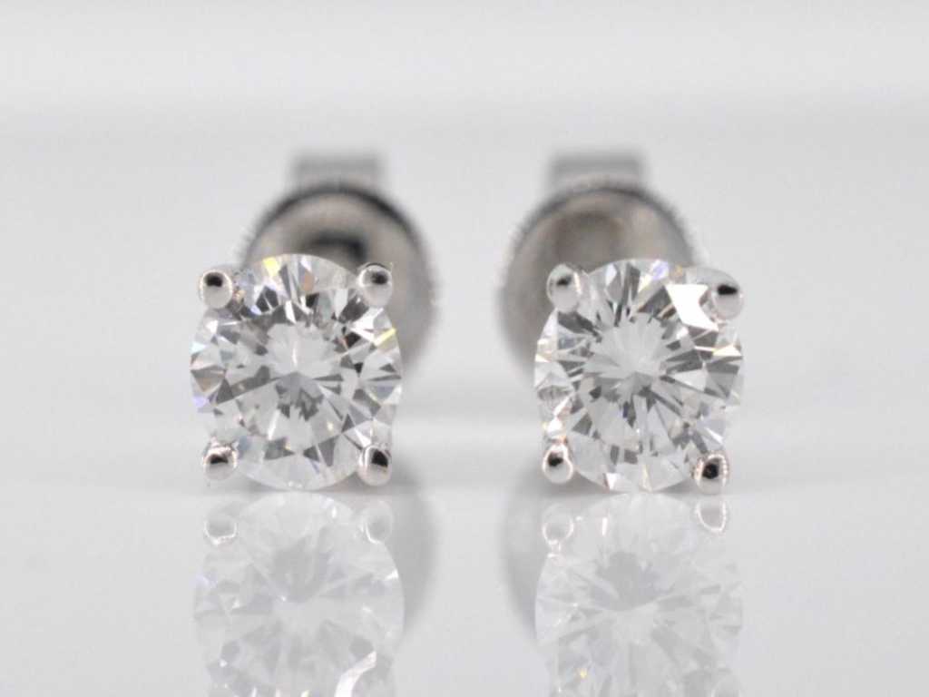 Witgouden diamanten oorbellen van 0.60 carat