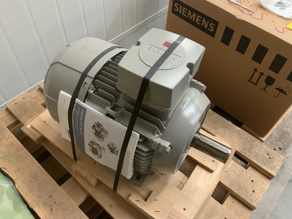 Siemens 1LE1003-1CC23-4AB4 Electric Motor