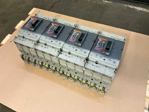 Merlin Gerin Compact NS 100H / 80 A MCCB circuit breaker (4x)