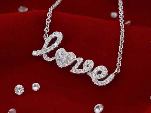 Collier d’amour en or blanc avec diamants