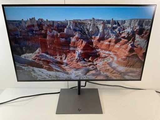 HP (Z27u G3) 27”, 2560x1440 (QHD) IPS Monitor