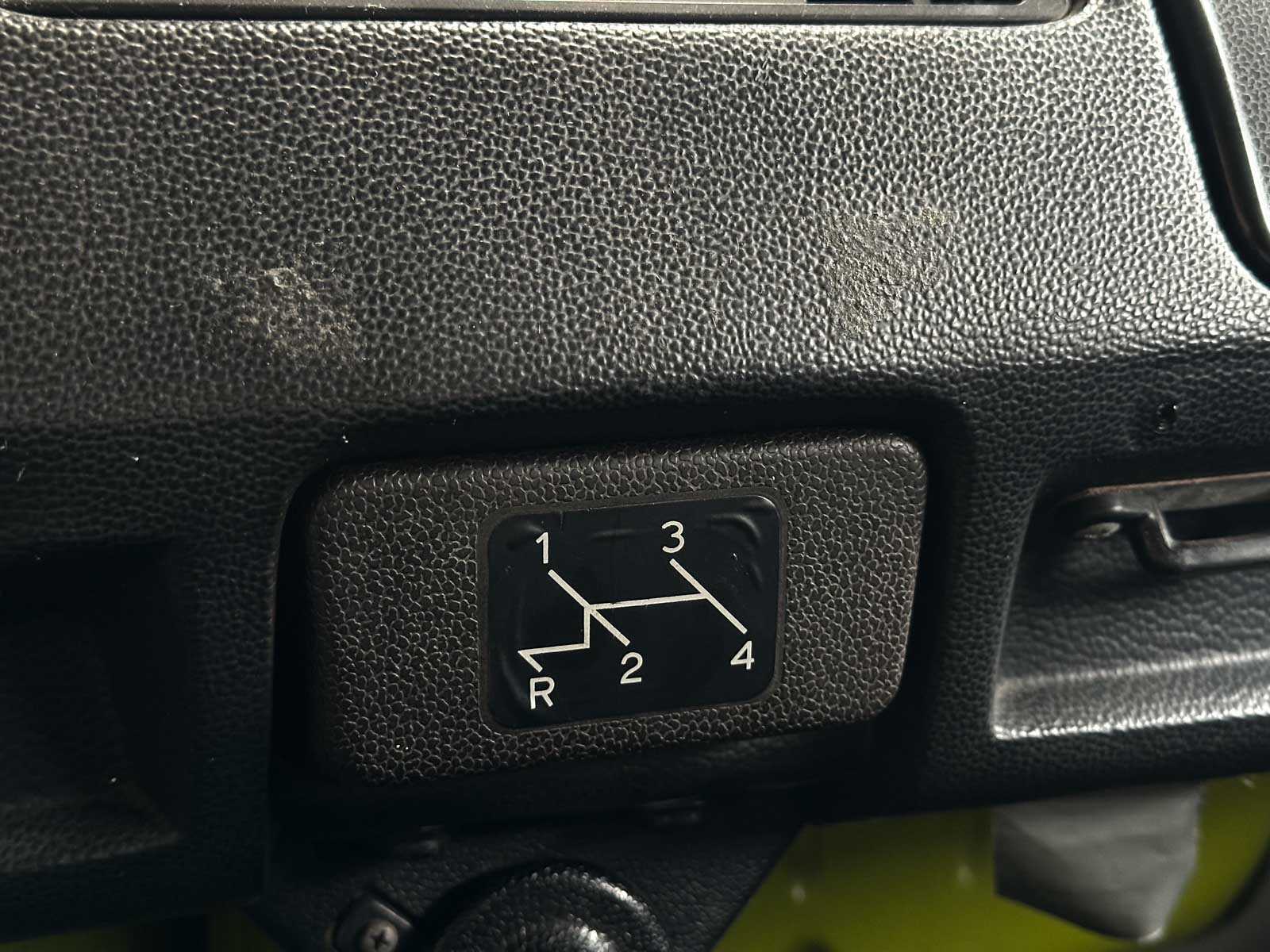 Volkswagen 23 Kampeerauto 1977, 00-SL-64 Camper