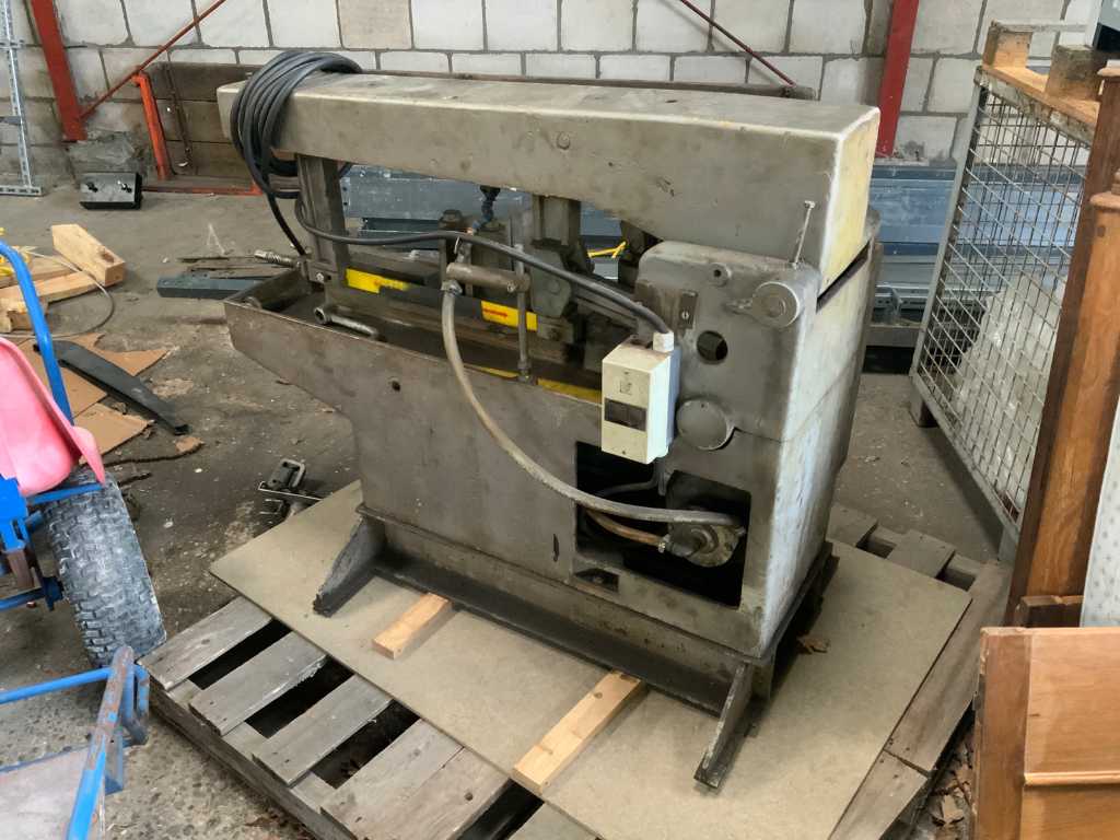 Other sawing machines