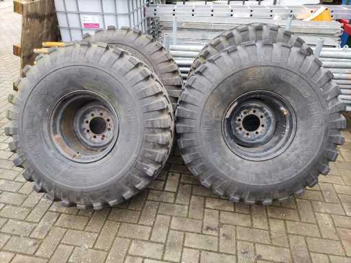 Dick Cepec - Mud Country - 44/18,5R16,5 monster Banden op verbrede velg