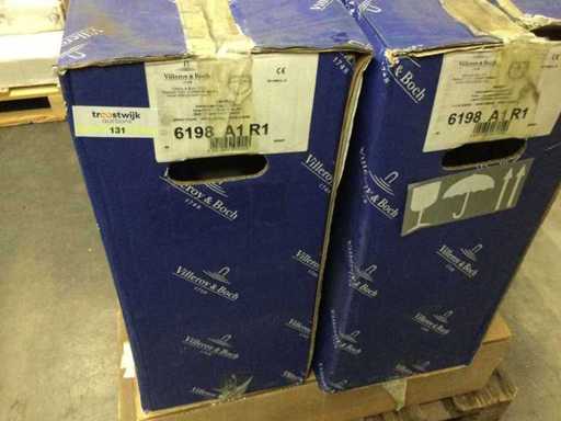 Verschiedene Toiletten- und Duschartikel.