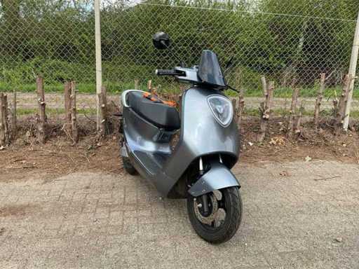 Yadea FKJ-22-F C1S E-Scooter 2022