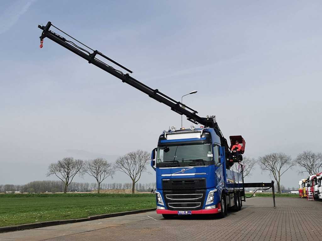 Volvo FH 540 Truck with crane