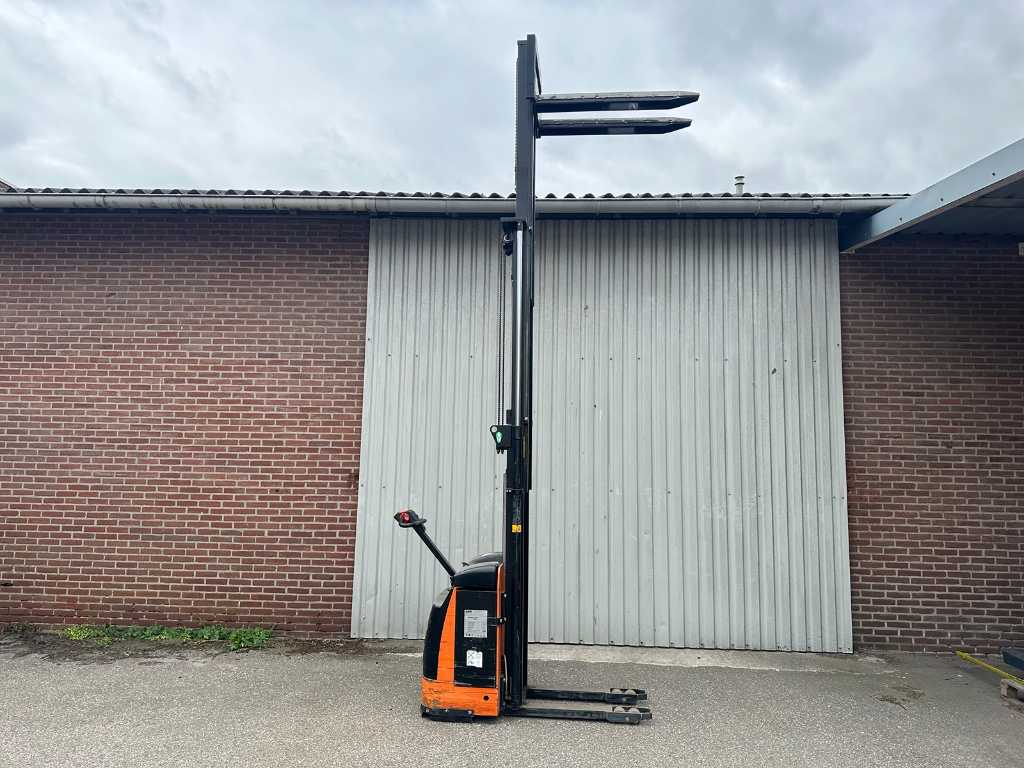 Rocla - TREV 4300 Electric Stacker 1600kg battery 2017 lifting height: 4.3 meter Hours: 317 - 2003