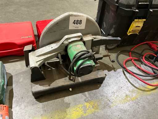 HITACHI CC16SA Circular Saw Machine