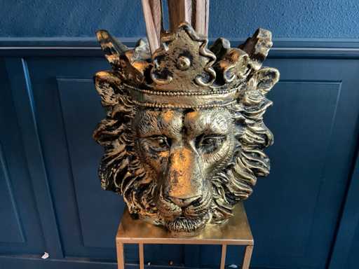 Kunstpalm in Leeuwenpot