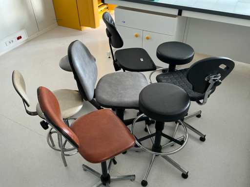 Scaune și scaune (8x)