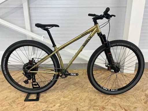 Mürrischer Karate-Affen-Mountainbike