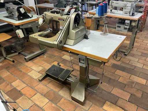 Brother DT6 B925 Chain Stitch Sewing Machine