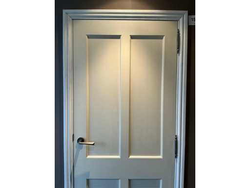 Porte intérieure en bois massif