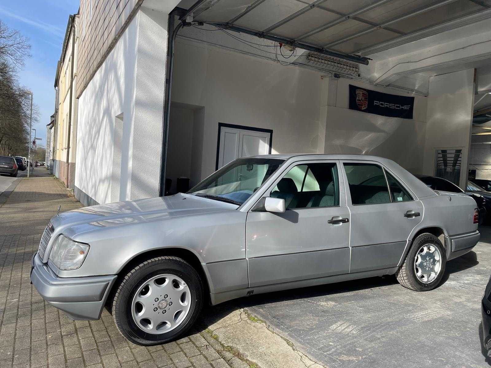 MERCEDES BENZ W124 E280 – Classic car