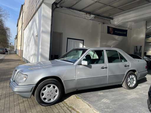 Mercedes Benz W124 E280 - Oldtimer