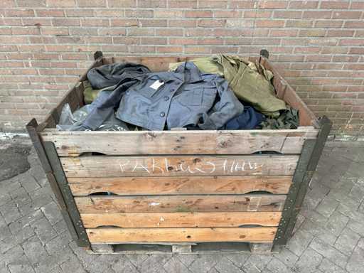 Petrecere de îmbr?c?minte militar?