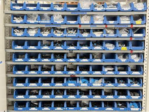   Werkplaatsplank met materialen