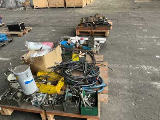 Batch of various parts