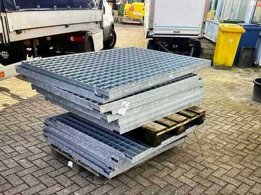 Steel slatted floor (14x)