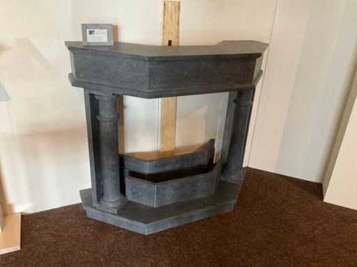 Belgischer Blaustein-Kamin