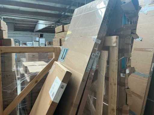 Shower enclosures and radiator (3x)