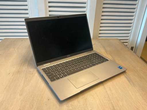 Laptop - Dell Inc. - Latitude 5520