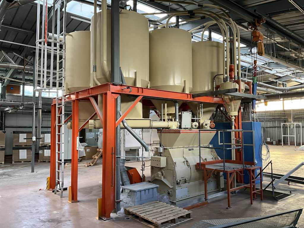 Bühler grain mixing tank with 6 cells and auger feeder
