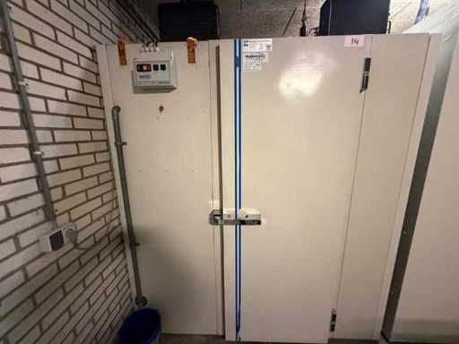 Alfa 700er Serie – Kühlraum – Bereits zerlegt