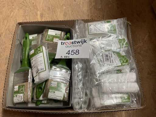 Painting tools for wood protection (64x)