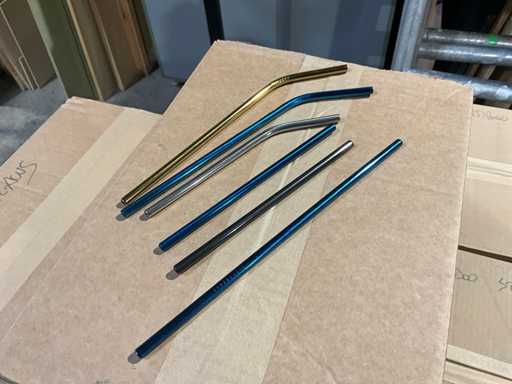 Various metal straws (7000x)