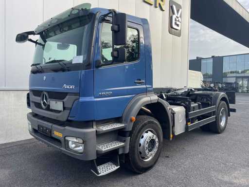 2021 Mercedes-Benz Axor 1833 Vrachtwagen met optreksysteem