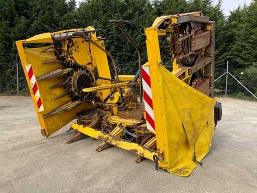 2011 New Holland F1440 Maisbek (8 Reihen)