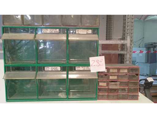 Kantelbare ladeunit voor kleine pvc-onderdelen