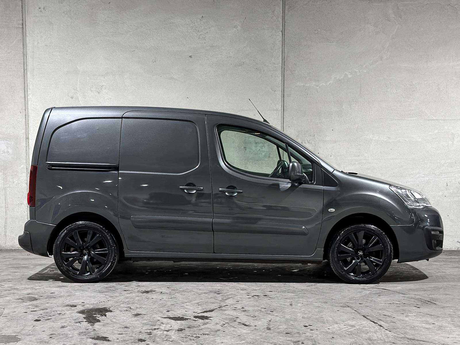 Peugeot Partner 120 1.6 BlueHDi 100 L1 Premium Pack S&S 99pk 2018 (Origineel-NL), V-723-NZ