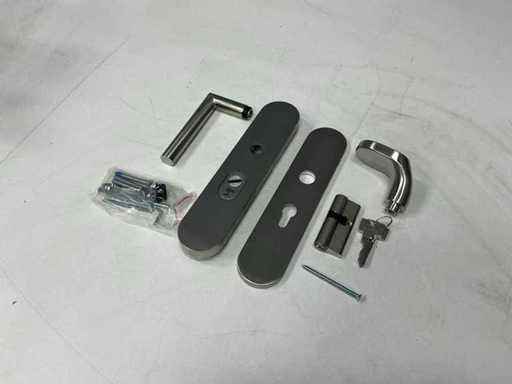Batches of door fittings, hinges and locks, window handles and door handles