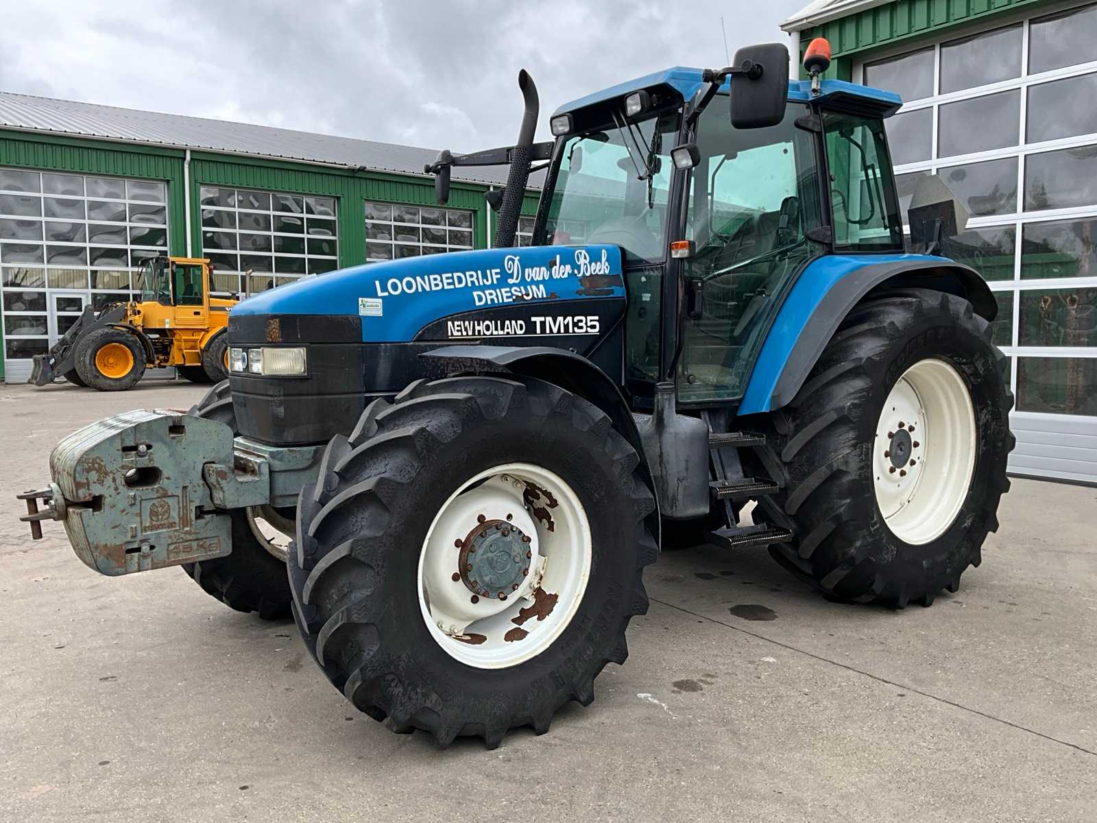 2000 New Holland TM135 All-wheel drive farm tractor