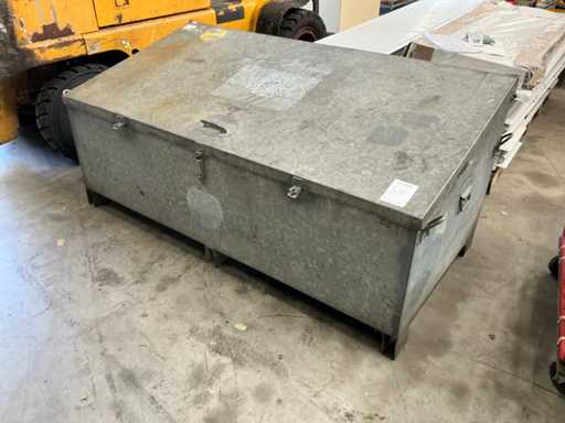 Lot of 42Volt LED construction lights with toolbox