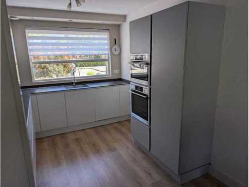 Keuken met apparatuur
