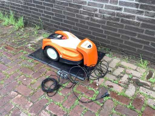 Stihl RMI 422 Robotic lawnmower
