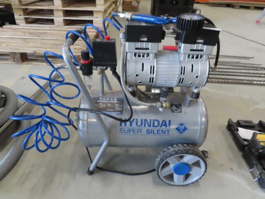 Hyundai - 55752/OTS750-24 - Air compressor