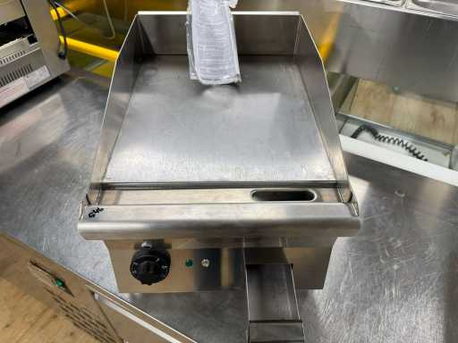 Catertech – grill – urządzenie do pieczenia i grillowania