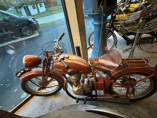 Dekoratives Moped – Guiller