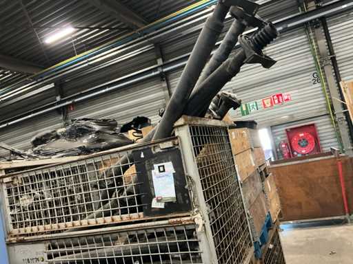 Batch of Mercedes-Benz auto parts