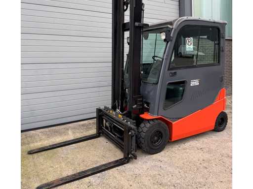 Toyota - 2013 - 8-FBMT-25 - Vorkversteller, Side-Shift - Vorkheftruck