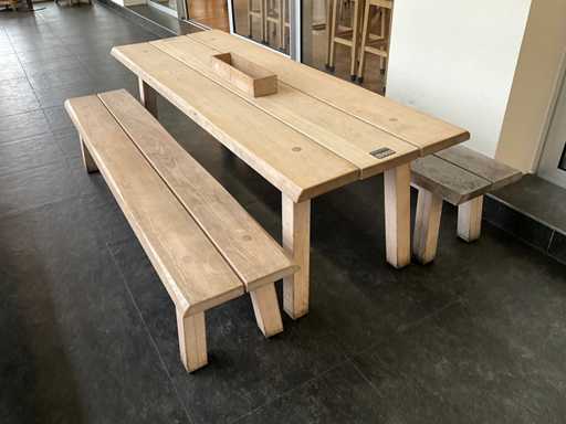 Huts - Wooden table with 2 benches