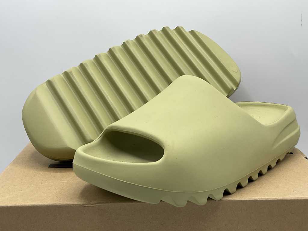 Adidas Yeezy Slide Resin Slippers 43