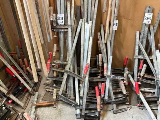 Obiecte cu cleme cu șurub