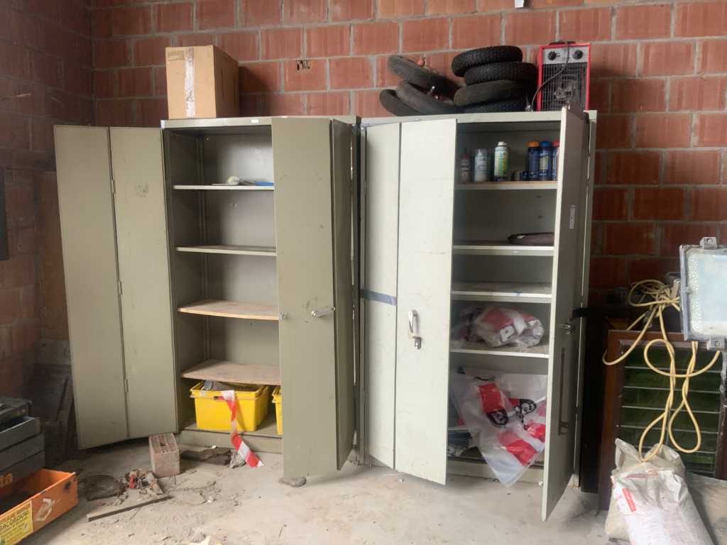 metal storage cabinet (2x)