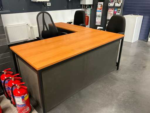 Divers meubles de bureau